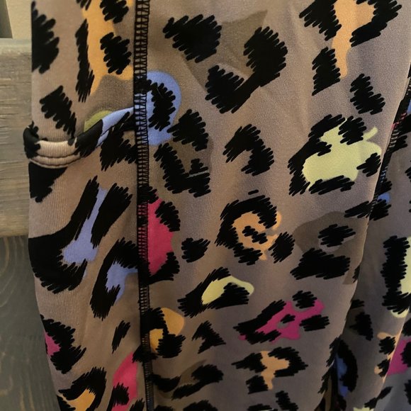 Colorful Cheetah Print Full Length Leggings - Picture 3 of 4